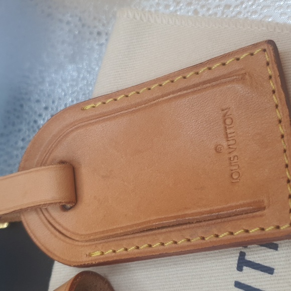 Louis Vuitton Luggage Tag and Poignet. *Authentic * - Picture 8 of 10